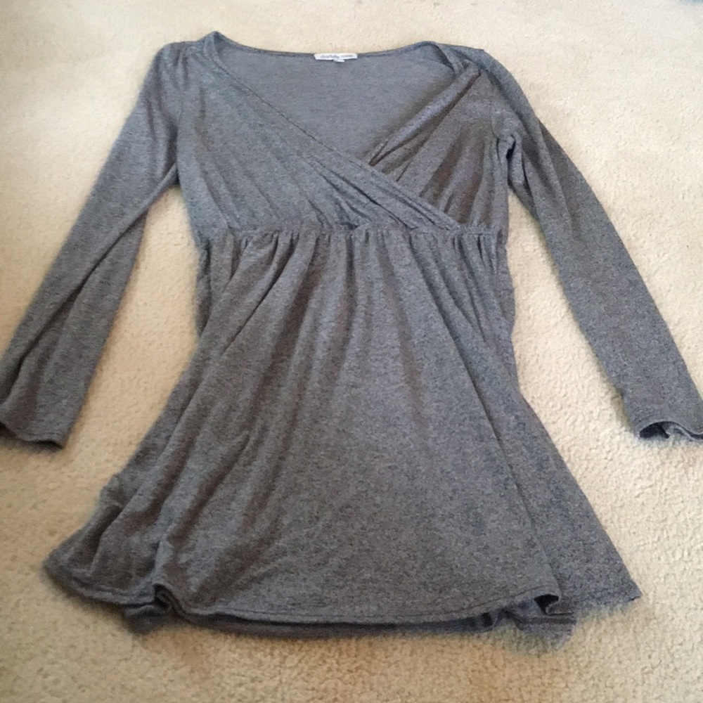 Cut gray top GUC